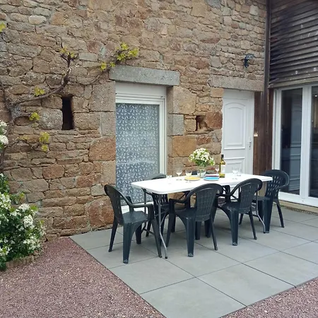 Peronne En Baie Du Mont St Michel Hébergement de vacances Champeaux